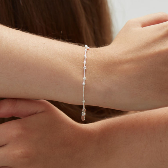 Knotenarmband lose geknotet