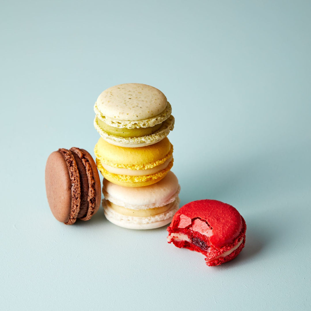 macarons-von-mea-patisserie-mit-natuerlichen-zutaten-beim-advent-pop-up-bei-alexandra-baum-schmuck